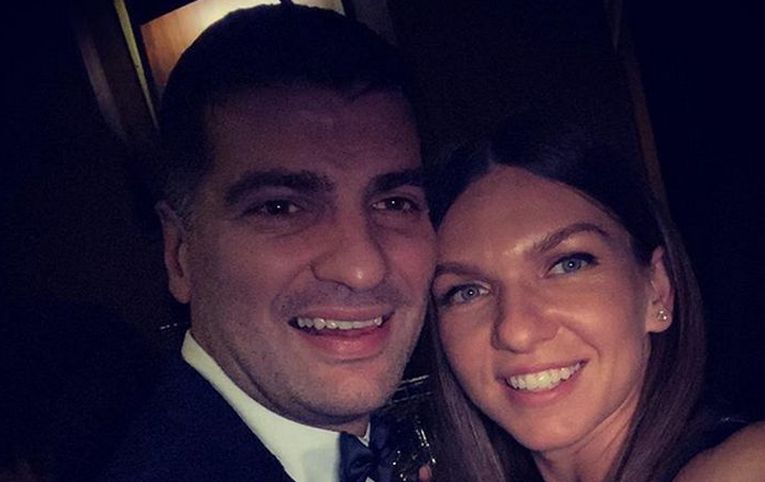 Simona Halep a făcut un selfie cu iubitul său, omul de afaceri Toni Iuruc, la petrecerea de Revelion 2020, din clubul Uanderful din București